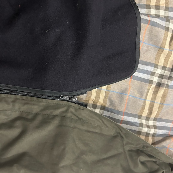 Burberry Dark Green Trench Coat - Picture 5 of 8